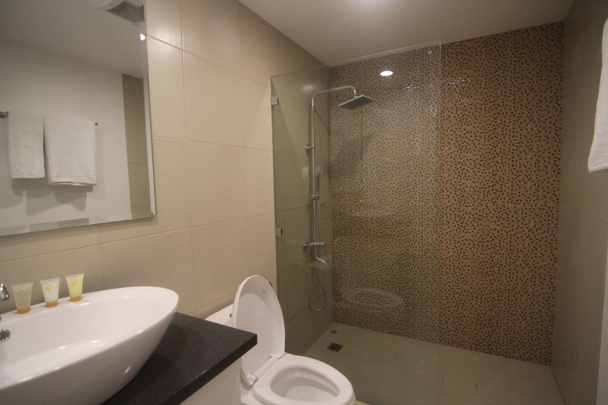 Reddoorz Plus @ Casino Street Makati Makati City Exterior foto